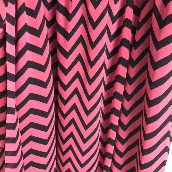 $10 flash sale (24 hr) Plus Size Chevron stripe Dress black pink sz 16 - Picture 3 of 6